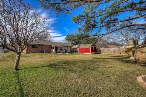 Exterior - 307 E Mccoulskey St, Terrell, TX 75160 photo 3 of 4