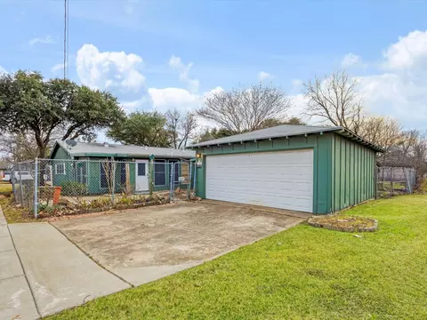 Exterior - 1631 Cascade St, Mesquite, TX 75149 photo 2 of 6