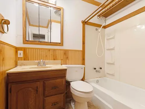 Bath - 1631 Cascade St, Mesquite, TX 75149 photo 1 of 2