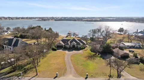 155 Lakeshore Dr, Waxahachie, TX 75165