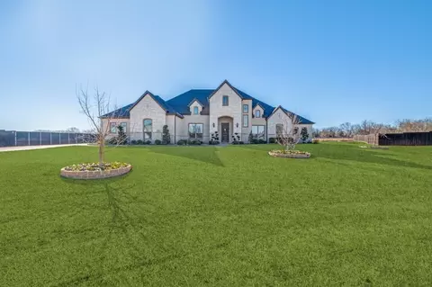 8210 Palmer Ln, Waxahachie, TX 75167