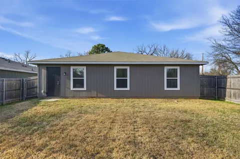 Exterior - 1007 E Calhoun Ave, Waco, TX 76704 photo 4 of 6