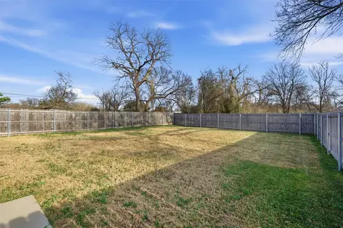 Exterior - 1007 E Calhoun Ave, Waco, TX 76704 photo 6 of 6