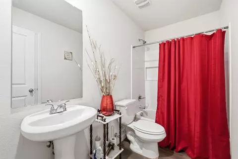 Bath - 1007 E Calhoun Ave, Waco, TX 76704 photo 1 of 2