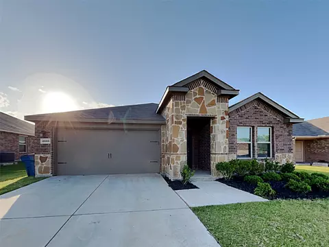 2603 Hutchins Dr, Seagoville, TX 75159