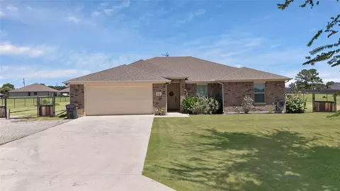 7450 Briar Rd, Azle, TX 76020