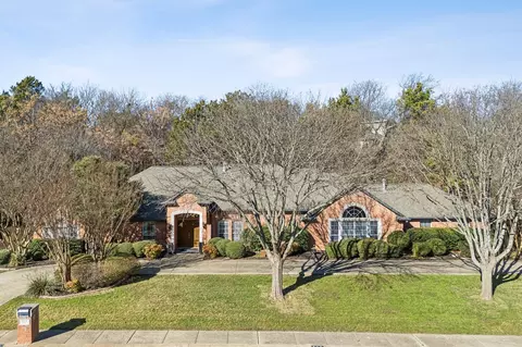 809 Sleepy Hollow Dr, Cedar Hill, TX 75104