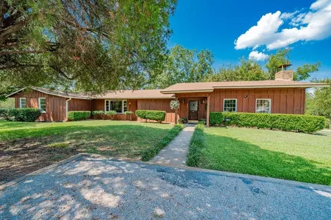 809 Cobb St, Bridgeport, TX 76426