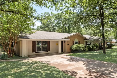 215 Surveyors Rd, Krugerville, TX 76227