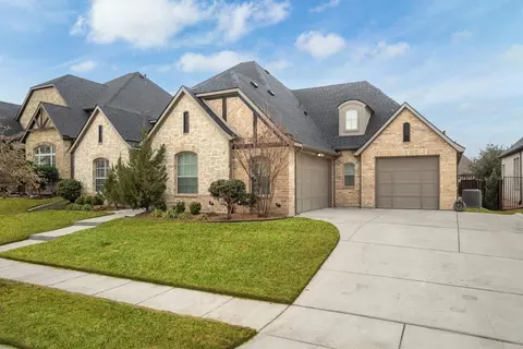 Exterior - 329 Nora Ln, Argyle, TX 76226 photo 3 of 5