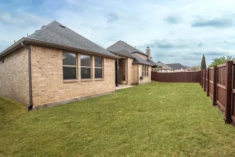 Exterior - 329 Nora Ln, Argyle, TX 76226 photo 4 of 5