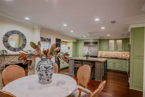 1357 Roaring Springs Rd, Fort Worth, TX 76114