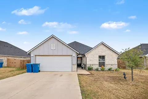 220 Poinsetta Dr, Palmer, TX 75152