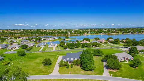 1905 Yucatan Dr, Granbury, TX 76048