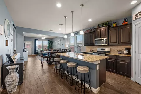 419 Regatta Ln, Azle, TX 76020