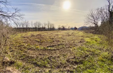 302 Memorial St, Riesel, TX 76682