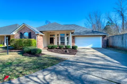 9023 Royal Lodge Ct, Shreveport, LA 71115