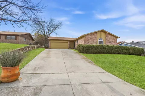 7833 Davenport Ave, Fort Worth, TX 76116