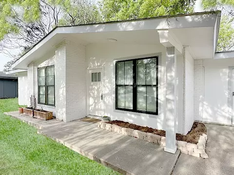 706 Carter Dr, Arlington, TX 76010