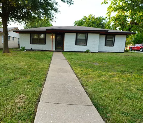 4200 Templeton St, Greenville, TX 75401