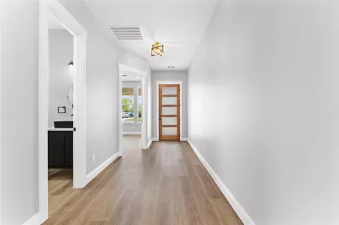 Entry Way - 504 Stallings St, Terrell, TX 75160 photo 1 of 1