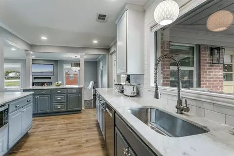 Kitchen - 907 E Texas St, Grapevine, TX 76051 photo 2 of 5