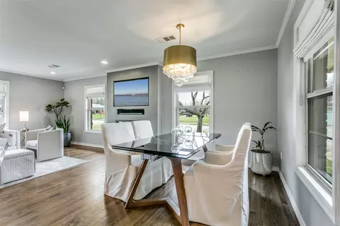 Dining - 907 E Texas St, Grapevine, TX 76051 photo 1 of 1
