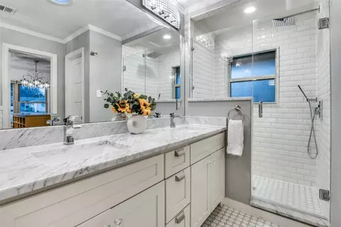Bath - 907 E Texas St, Grapevine, TX 76051 photo 3 of 6