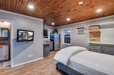Bedroom - 907 E Texas St, Grapevine, TX 76051 photo 5 of 5