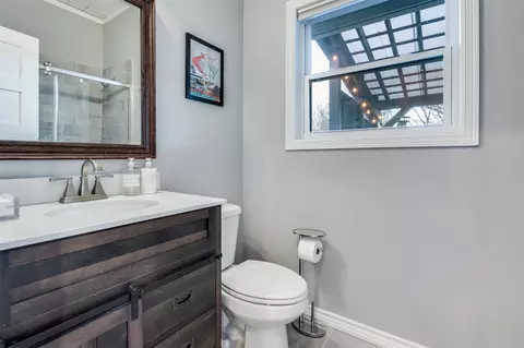 Bath - 907 E Texas St, Grapevine, TX 76051 photo 1 of 6