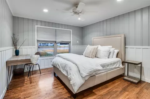 Bedroom - 907 E Texas St, Grapevine, TX 76051 photo 2 of 5