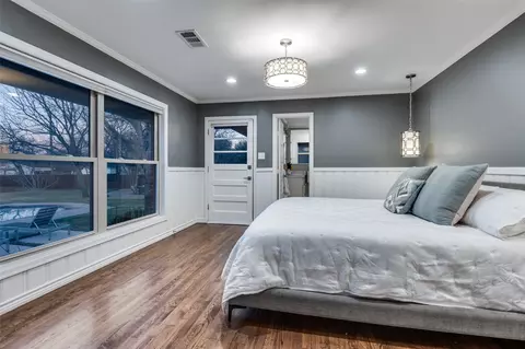 Bedroom - 907 E Texas St, Grapevine, TX 76051 photo 1 of 5