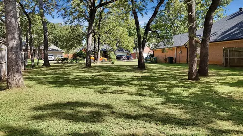 3830 Sounder Dr, Arlington, TX 76001