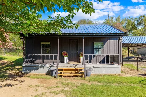 1550 S Stewart St, Azle, TX 76020