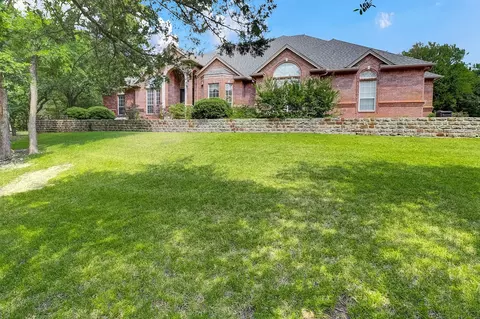 6420 Shady Oaks Ln, Midlothian, TX 76065