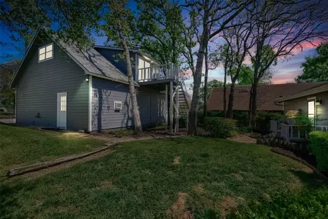 1214 Kiowa Dr E, Lake Kiowa, TX 76240