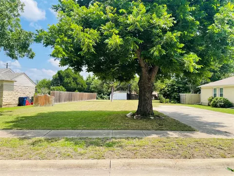 1416 Williams Dr, Garland, TX 75042