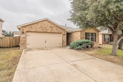 529 Hidden Dale Dr, Fort Worth, TX 76140