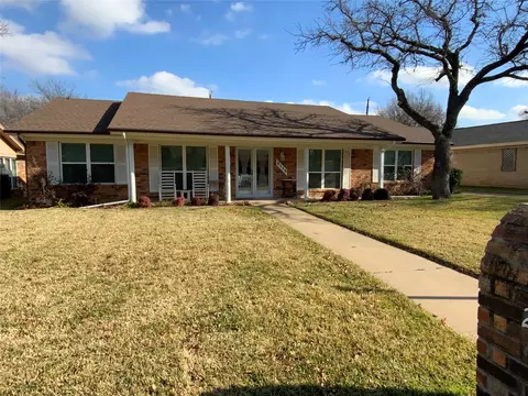 2116 Stratford Dr, Bedford, TX 76021