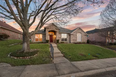 311 Julian Dr, Rockwall, TX 75087