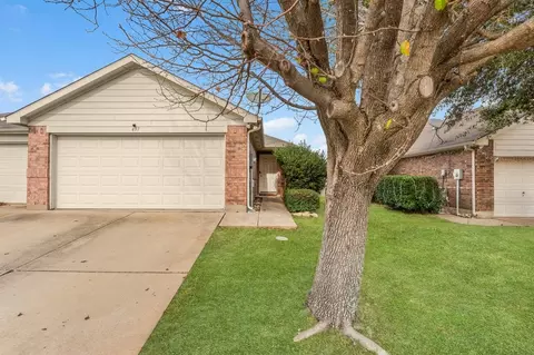 497 Brookbank Dr, Crowley, TX 76036