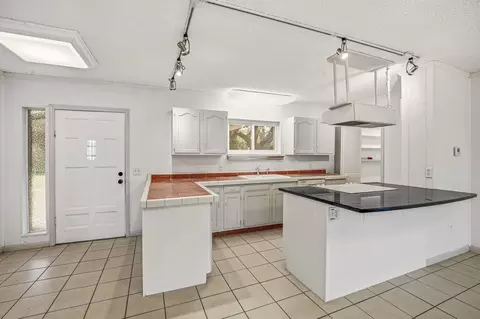 Kitchen - 216 Broken Arrow, Comanche, TX 76442 photo 2 of 2