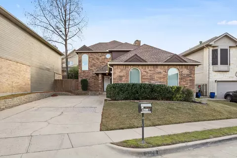 3008 Everest Dr, Bedford, TX 76021