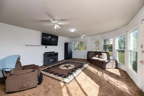 505 Bellevue Dr, Cleburne, TX 76033