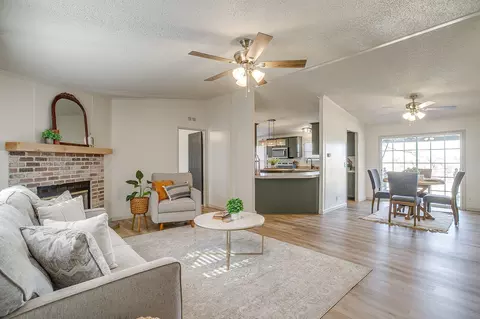 5912 Kentucky St, Joshua, TX 76058