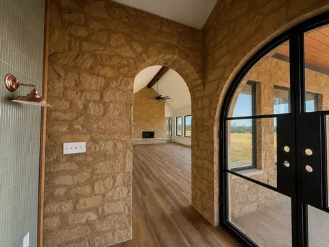 7001 Old Mcgregor-crawford Rd, Crawford, TX 76638