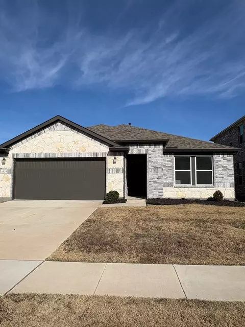 1833 Aslynn Cir, Aubrey, TX 76227