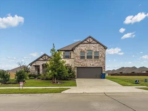 421 Trailhouse Ln, Forney, TX 75126
