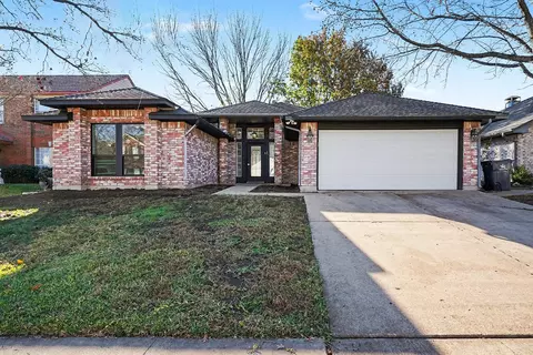 2322 Cromwell Dr, Arlington, TX 76018