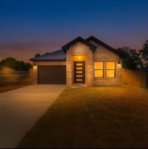 1308 Daffan Ave, Ennis, TX 75119